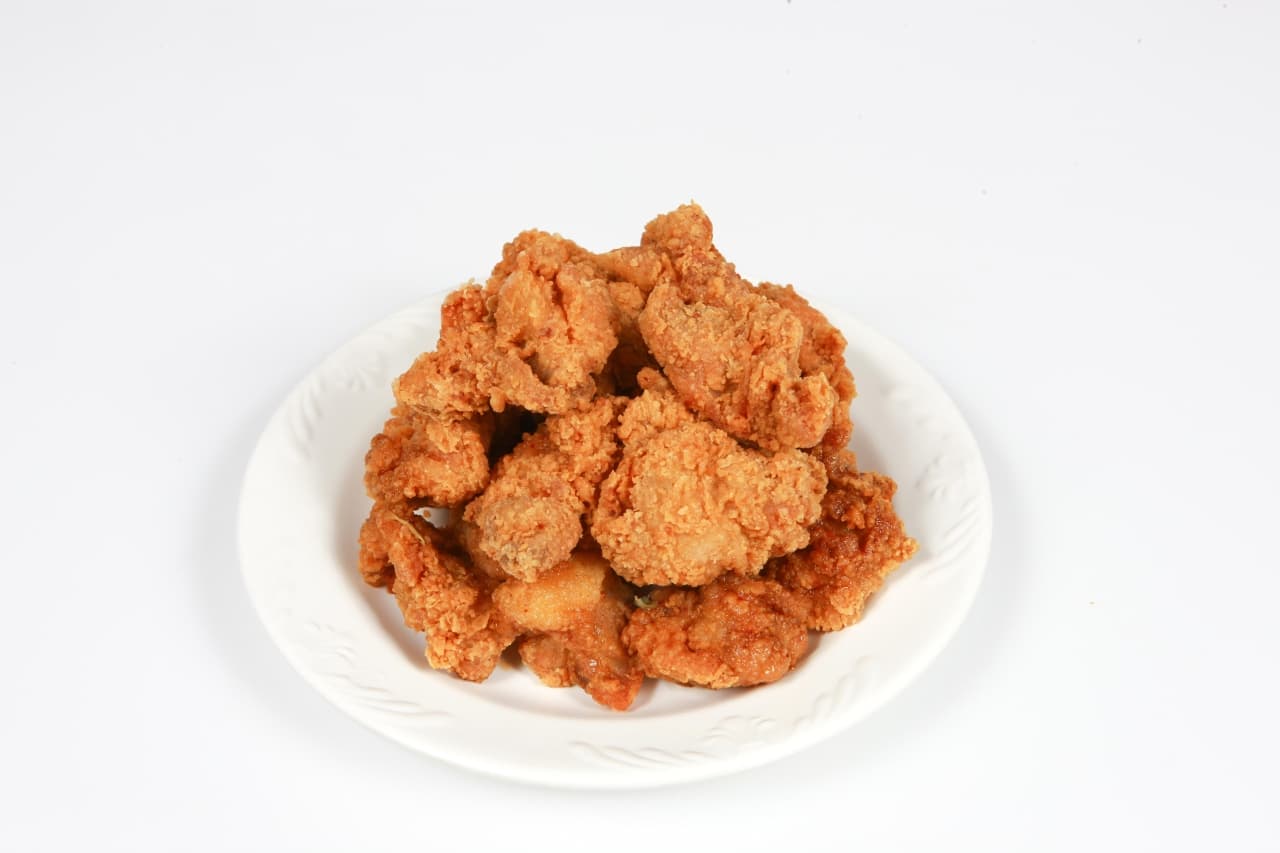 A plate of plain crispy Korean fried chicken pieces