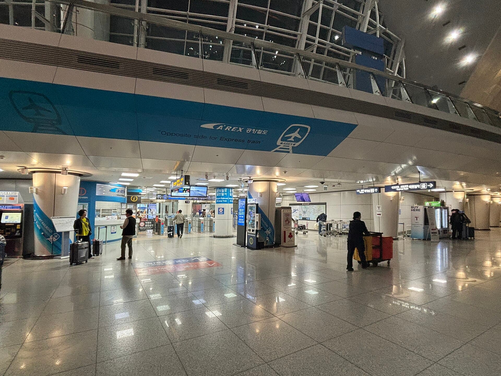 The AREX concourse at Incheon Airport Terminal 1 station
